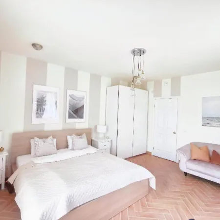 Bellevue With Ac & Heating & Terrace *