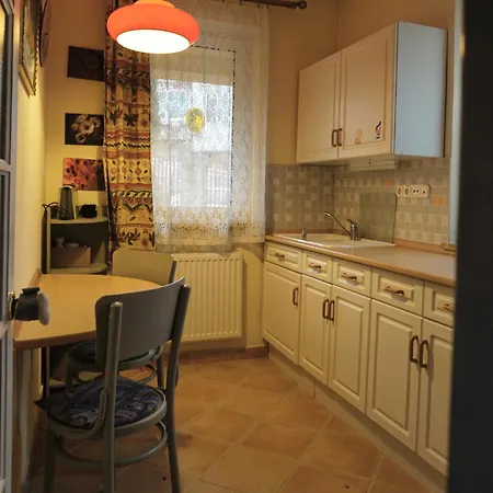 Bellevue With Ac & Heating & Terrace بودابست