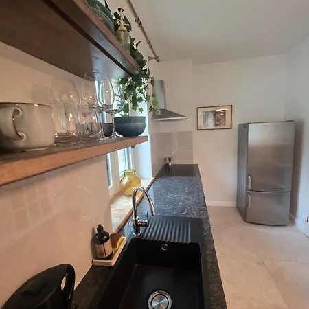 Апартаменты Bellevue With Ac & Heating & Terrace
